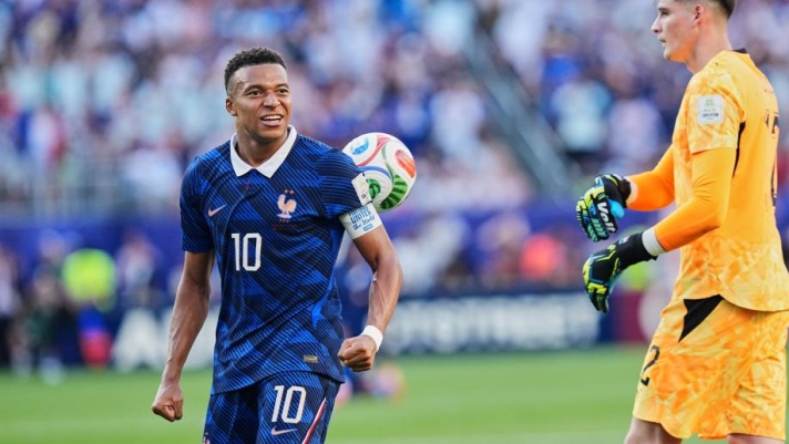 Mbappé, insulti razzisti dalla senatrice paraguaiana. Lui replica: "Indegna"