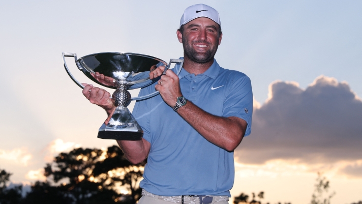 ATLANTA, GEORGIA - AUGUST 30: Scottie Scheffler of the United States poses with the trophy after winning the final round of the TOUR Championship 2026 at East Lake Golf Club on August 30, 2026 in Atlanta, Georgia.   Kevin C. Cox/Getty Images/AFP (Photo by Kevin C. Cox / GETTY IMAGES NORTH AMERICA / Getty Images via AFP)
