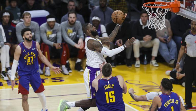 Lebron scarpe basket on sale