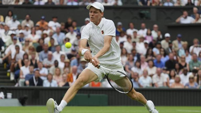 Sinner brilla a Wimbledon dominio assoluto contro Martinez