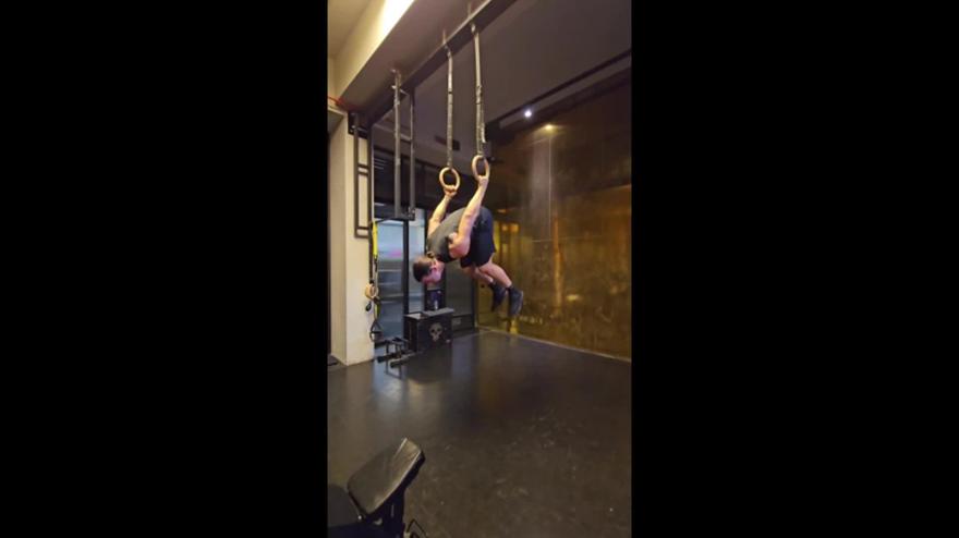 Ibrahimovic ginnasta: l'allenamento agli anelli