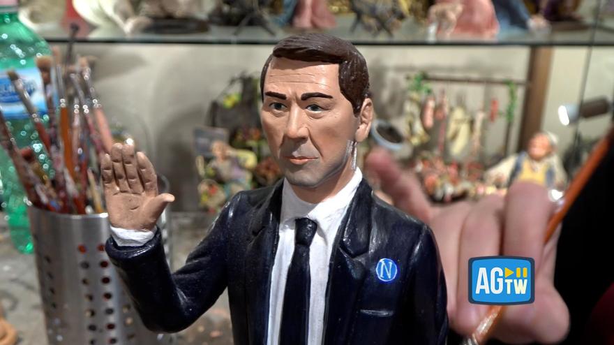 Garcia con la valigia: l’allenatore è già stato "esonerato" nel presepe di San Gregorio Armeno