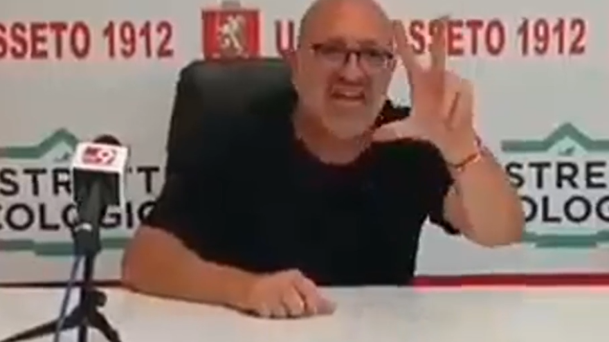 "Li fo sbranare dai cani": lo sfogo dell’allenatore del Grosseto contro i calciatori