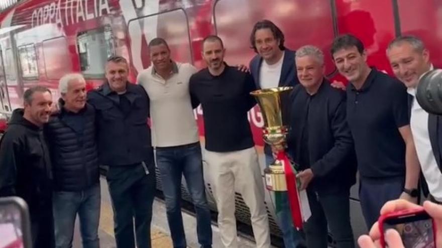 Baggio e le leggende della Serie A "scortano" la Coppa Italia a Roma
