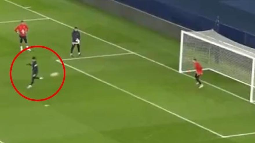 Mbappé, gol assurdo in allenamento! Compagni increduli Mbappé, gol assurdo in allenamento! Compagni increduli