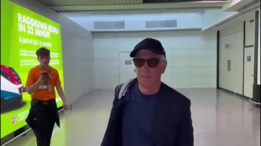 Roma, ecco Gasperini: il suo arrivo a Fiumicino Roma, ecco Gasperini: il suo arrivo a Fiumicino