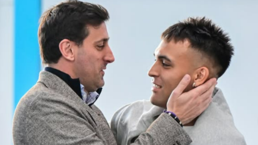 Milito riabbraccia Lautaro... e il Principe scherza sul futuro del "Toro" Milito riabbraccia Lautaro... e il Principe scherza sul futuro del "Toro"