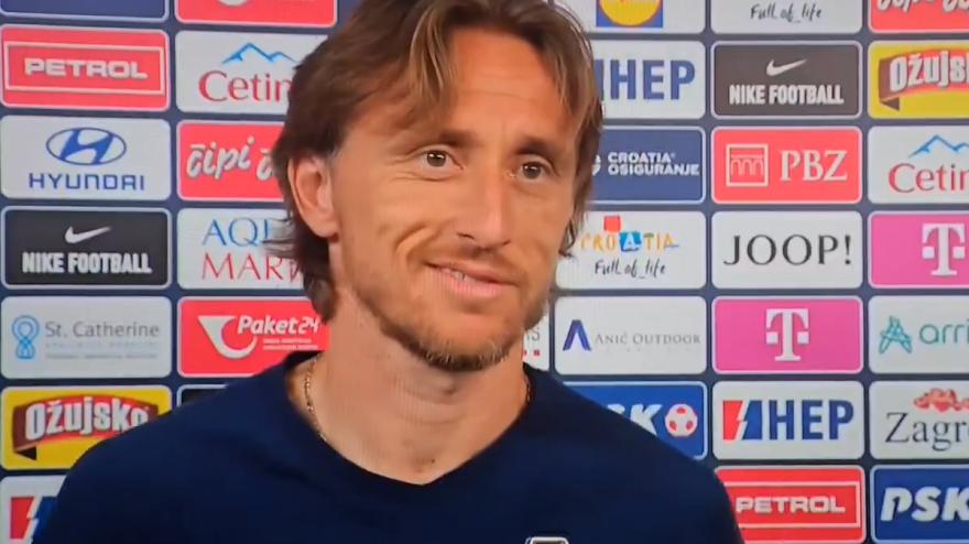 Modric se la ride: Milan? Lui reagisce così... Modric se la ride: Milan? Lui reagisce così...