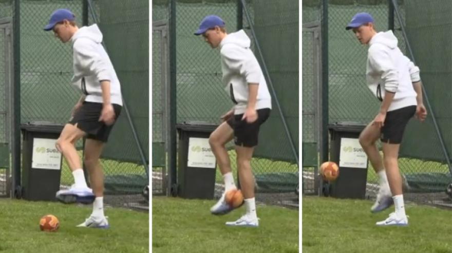 Sinner o Ronaldinho? Jannik alza il pallone come un fuoriclasse Sinner o Ronaldinho? Jannik alza il pallone come un fuoriclasse