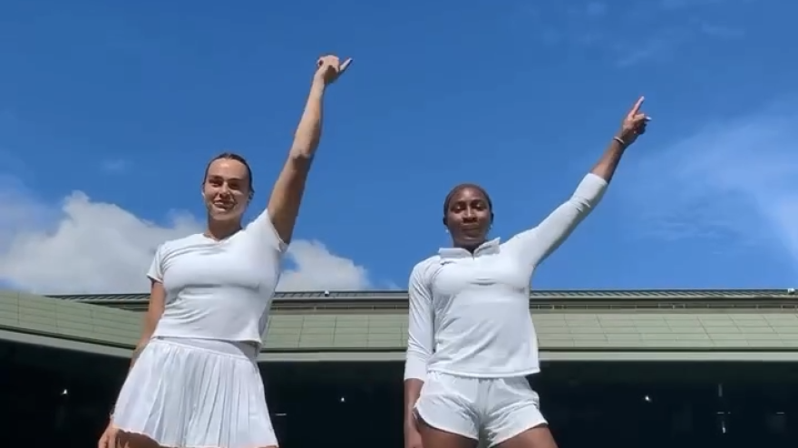 sabalenka e gauff star social ballano sul centrale di wimbledon