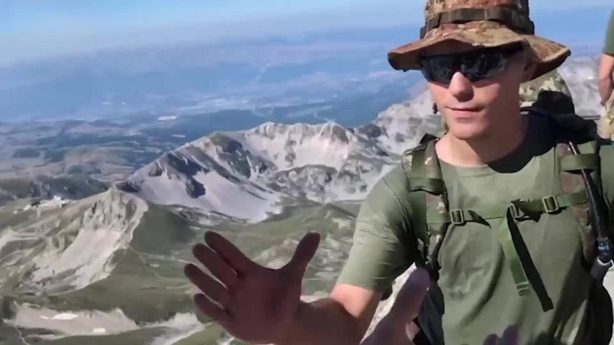 All’Aquila la consegna del cappello alpino a 130 giovani militari dell’Esercito All’Aquila la consegna del cappello alpino a 130 giovani militari dell’Esercito