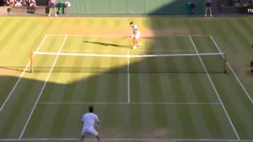 Wimbledon, mago Alcaraz: la stop volley è fenomenale Wimbledon, mago Alcaraz: la stop volley è fenomenale