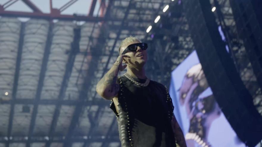 Lazza infiamma San Siro: guarda il meglio del suo concerto Lazza infiamma San Siro: guarda il meglio del suo concerto
