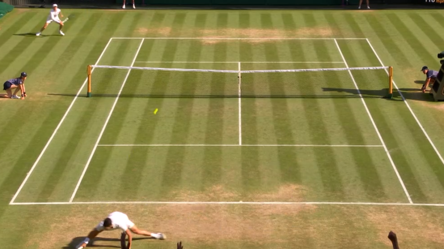 Wimbledon, Alcaraz vince il 1° set con un punto irreale Wimbledon, Alcaraz vince il 1° set con un punto irreale