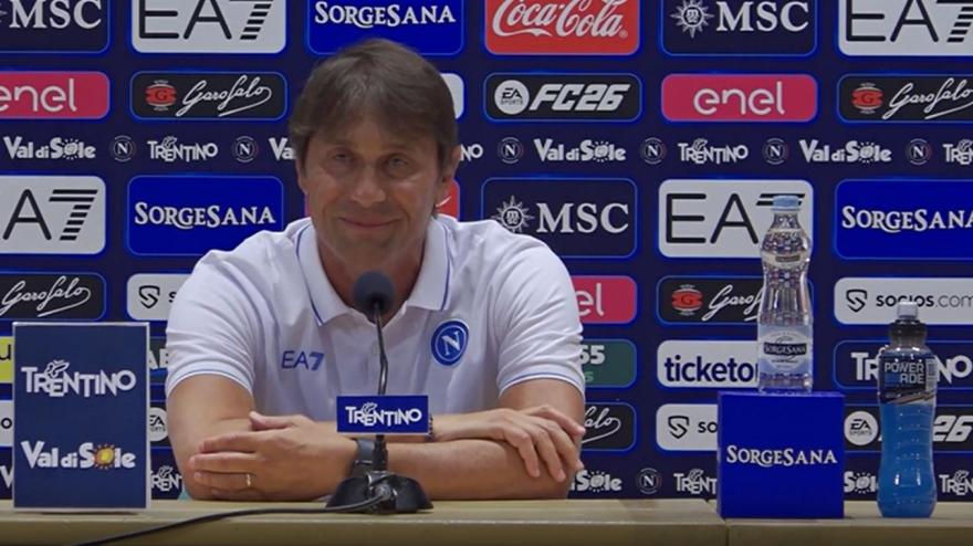 Conte lancia il nuovo motto del Napoli: "Amma faticà... again!" Conte lancia il nuovo motto del Napoli: "Amma faticà... again!"