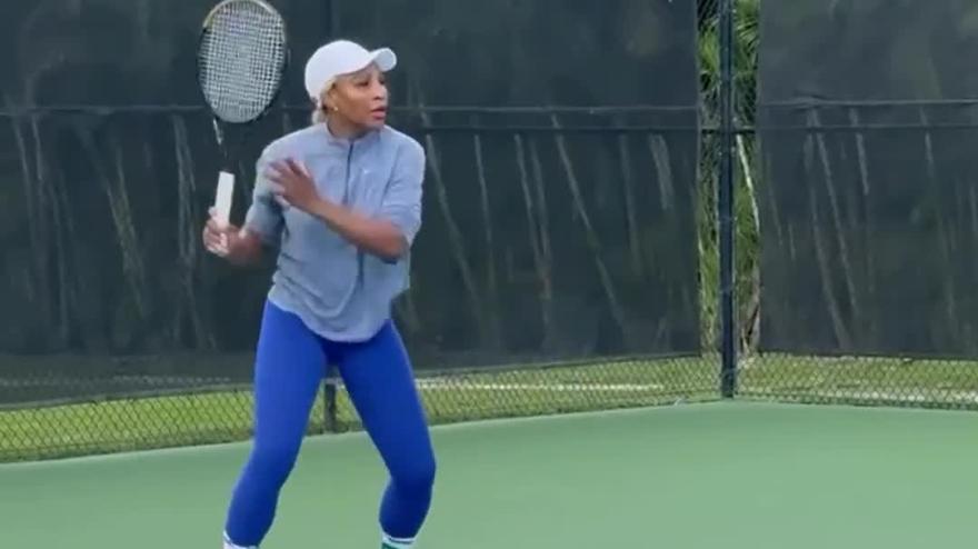 Riecco Serena Williams: torna in campo e si allena con la sorella Venus
