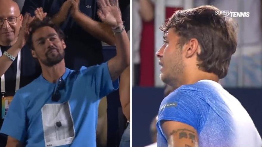 Cobolli omaggia Fognini e scoppia in lacrime: "È grazie a te se..." Cobolli omaggia Fognini e scoppia in lacrime: "È grazie a te se..."