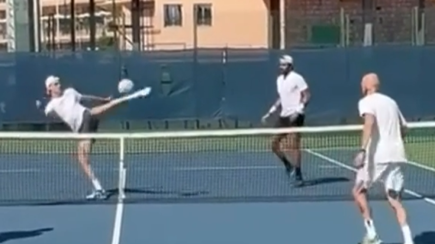 Sinner Berrettini, che coppia a calciotennis! Show degli italiani a Montecarlo