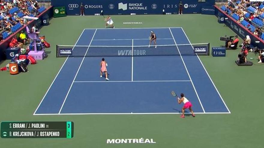 Errani Paolini, stop a Montreal: Krejcikova e Ostapenko vincono in due set Errani Paolini, stop a Montreal: Krejcikova e Ostapenko vincono in due set