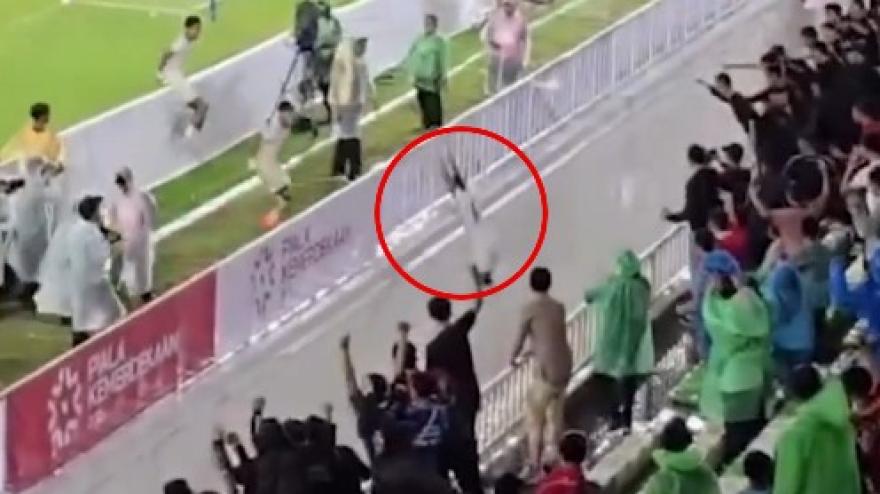 segna e precipita nel vuoto attimi di paura in indonesia