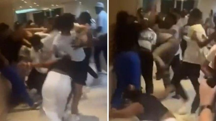 Litigano per del pollo fritto: rissa assurda su una nave da crociera Litigano per del pollo fritto: rissa assurda su una nave da crociera