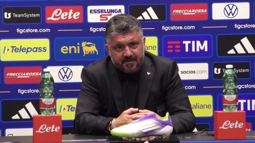 Gattuso: "Mancano campioni? Tutti fenonemi al cellulare, ma in campo..." Gattuso: "Mancano campioni? Tutti fenonemi al cellulare, ma in campo..."