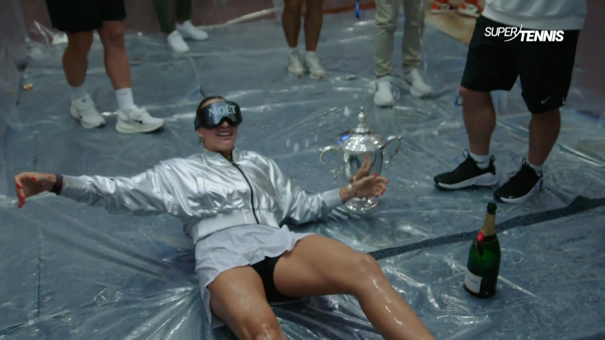 Sabalenka, doccia con lo champagne dopo la finale dello Us Open Sabalenka, doccia con lo champagne dopo la finale dello Us Open
