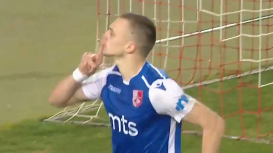 Prima il pallonetto, poi zittisce i tifosi: quando Stulic fece arrabbiare Stankovic Prima il pallonetto, poi zittisce i tifosi: quando Stulic fece arrabbiare Stankovic