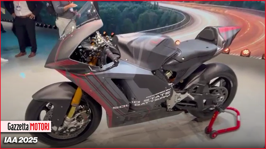 Ducati: svelato il prototipo di una moto elettrica con batterie allo stato solido Ducati: svelato il prototipo di una moto elettrica con batterie allo stato solido