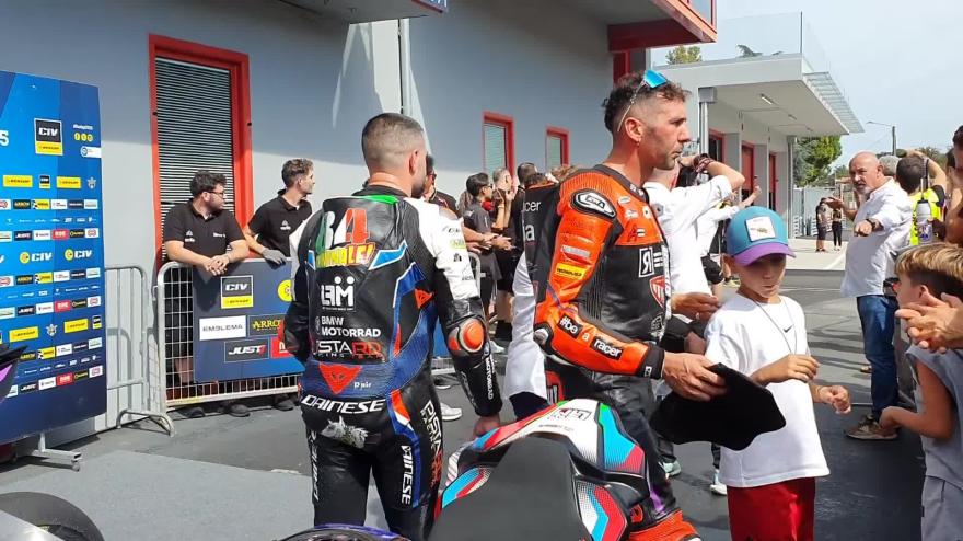 Superbike, la gioia di Delbianco dopo il trionfo nel campionato italiano Superbike, la gioia di Delbianco dopo il trionfo nel campionato italiano