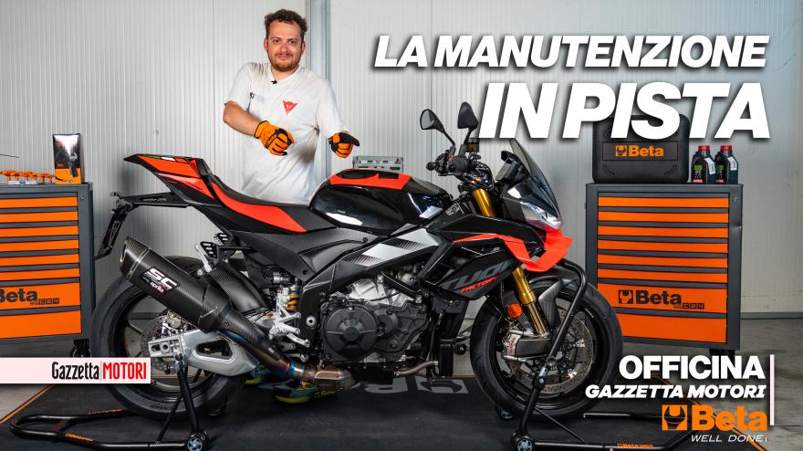 Con l’Aprilia Tuono V4 Factory al Tazio Nuvolari: manutenzione e modifiche ai box Con l’Aprilia Tuono V4 Factory al Tazio Nuvolari: manutenzione e modifiche ai box