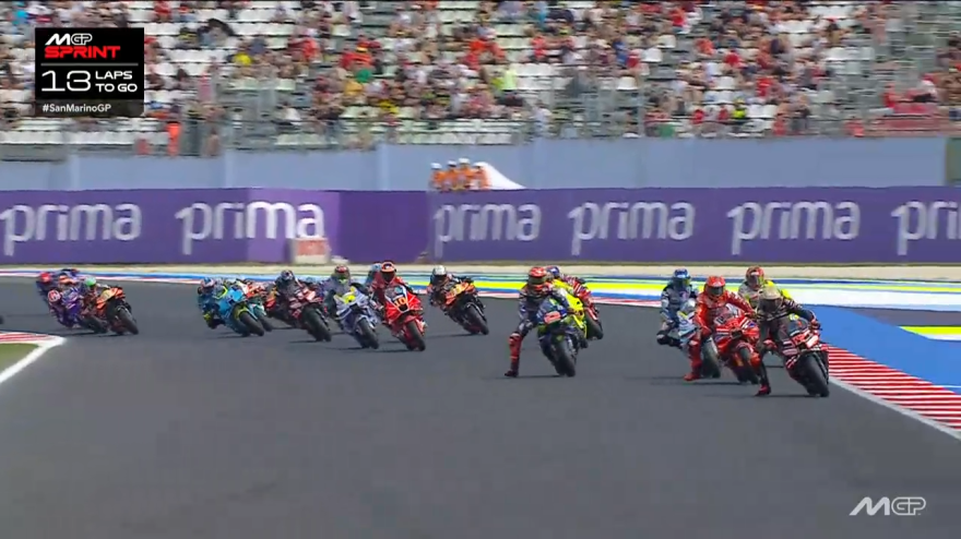 Marquez attacca, ma come resiste Bezzecchi! Guarda il primo giro della Sprint