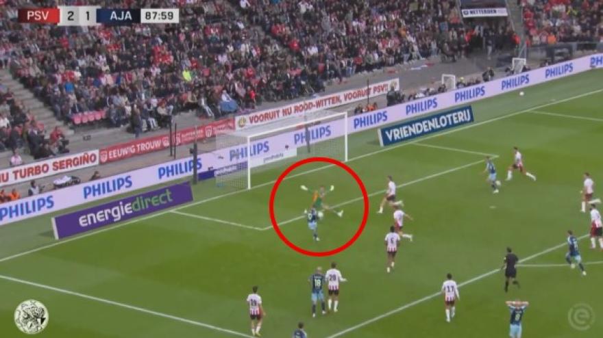 Sotto le gambe del portiere! Il primo gol di Gloukh è pura magia Sotto le gambe del portiere! Il primo gol di Gloukh è pura magia