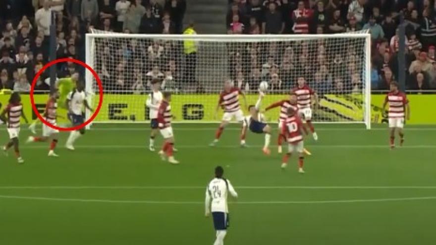 Palhinha incanta gli Spurs: rovesciata da urlo, ma il portiere dov’era?
