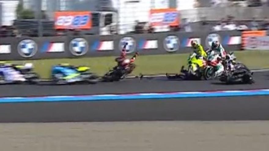 Bezzecchi e Martin, che paura! Caduta al via del Gp di Motegi