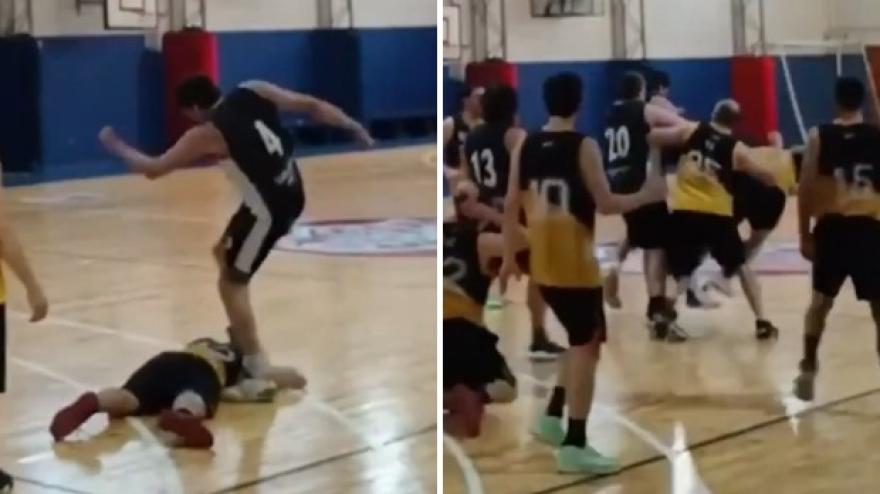 Gomitate e calci in testa, poi scoppia la rissa: scena selvaggia in una partita di basket