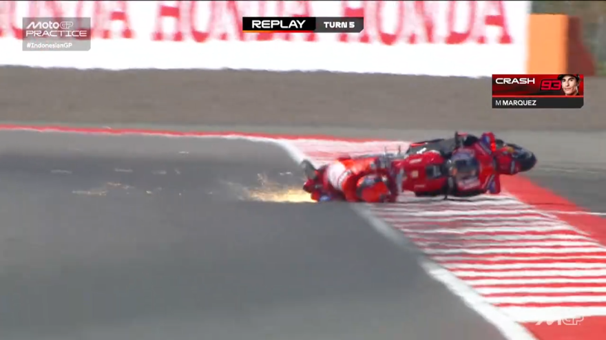 marquez che spavento doppia caduta alle pre qualifiche del gp indonesia