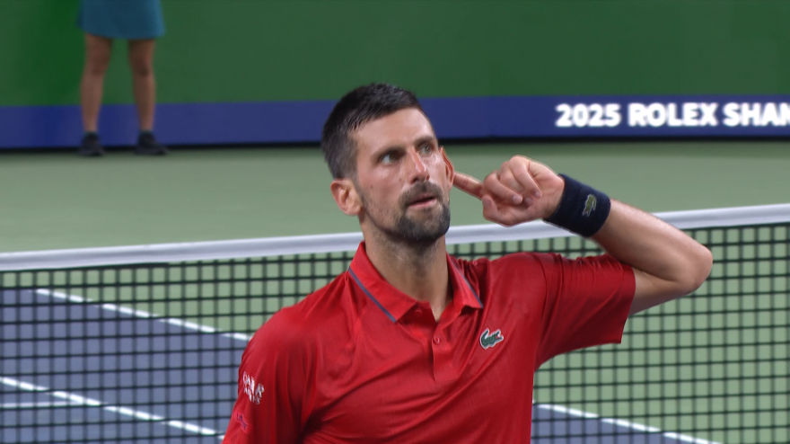 Immortale Djokovic: sembra spacciato, ma vince uno scambio infinito con Hanfmann