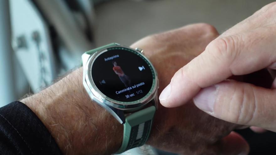 GT6, il Huawei Watch "tutto in uno": allenamento o conference call? Ci pensa lui