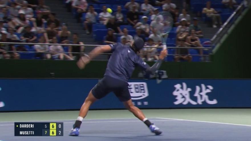 Il derby azzurro è di Musetti! Darderi sbaglia nel tie break e reagisce così