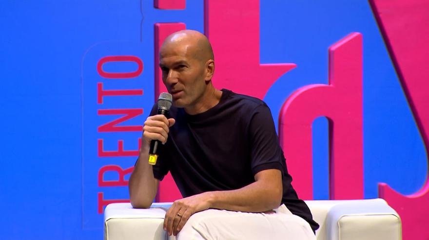 Zinedine Zidane: il calcio ai miei piedi. Rivivi l