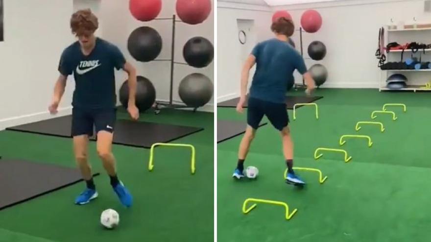 Sinner, che dribbling! Guardate cosa combina Jannik in palestra Sinner, che dribbling! Guardate cosa combina Jannik in palestra