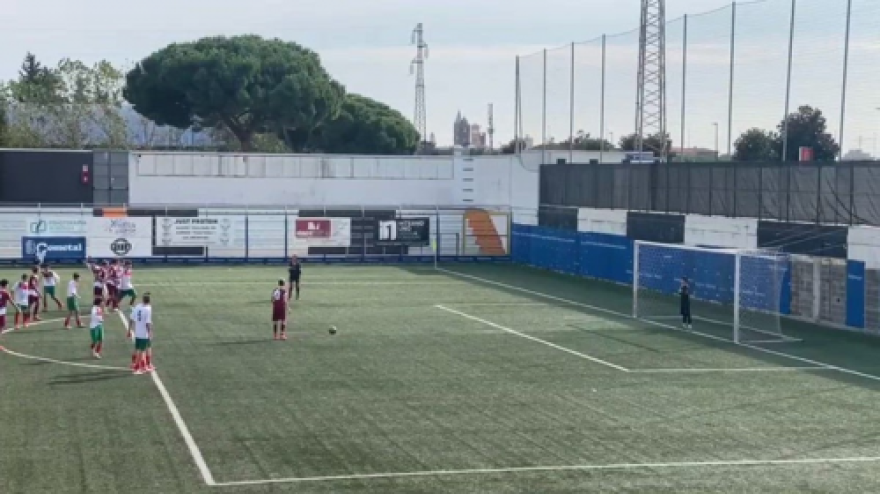 Deve calciare il rigore, ma... l’arbitro fischia la fine: scatta la polemica Deve calciare il rigore, ma... l’arbitro fischia la fine: scatta la polemica