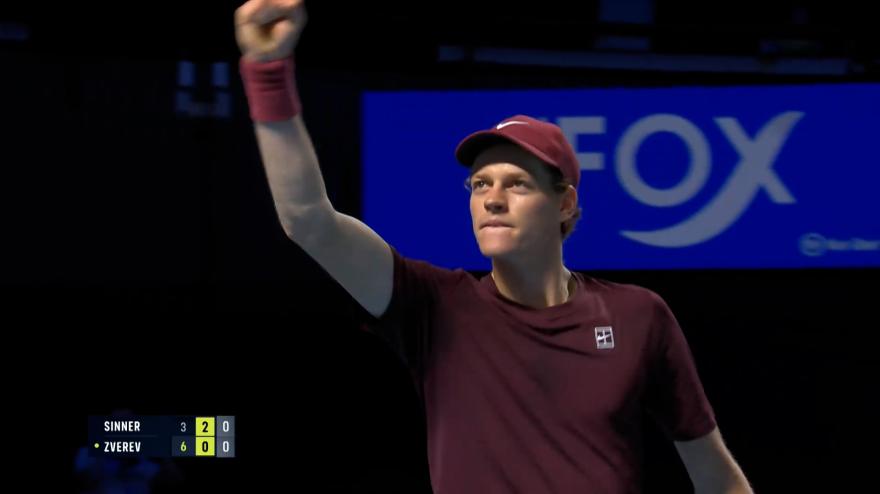 VIDEO Sinner, che magia a Vienna! Prima la palla corta, poi beffa Zverev così