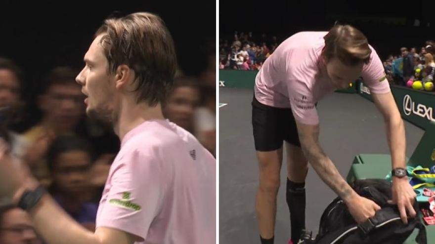 Bublik, brutto gesto dopo il match point: vince la partita, ma... Bublik, brutto gesto dopo il match point: vince la partita, ma...