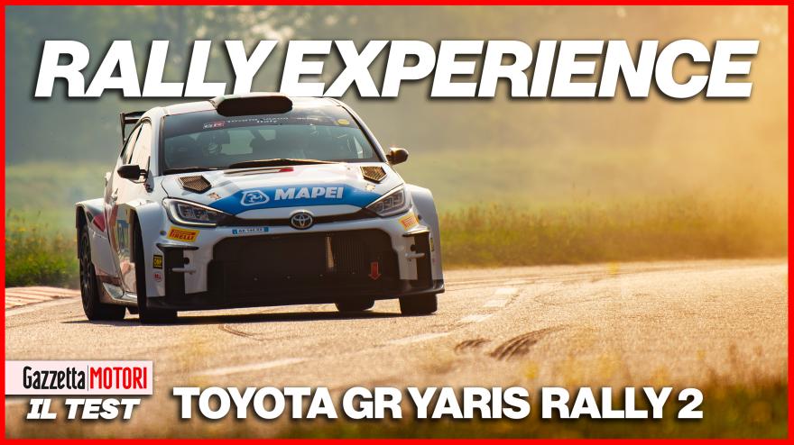 toyota gr yaris rally2 al fianco di chris ingram sull auto campione del mondo con oliver solberg