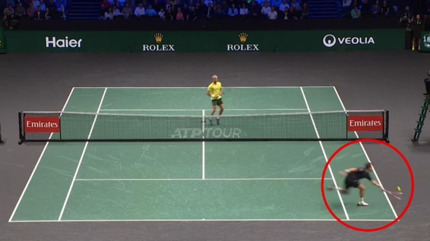 Alcaraz pietrificato: Norrie lo passa con un colpo da posizione impossibile! Alcaraz pietrificato: Norrie lo passa con un colpo da posizione impossibile!