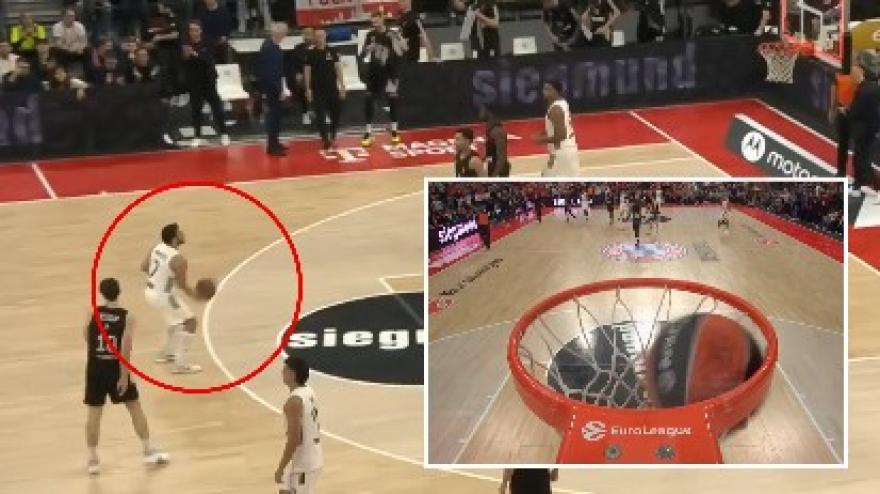 ma cosa ha fatto canestro di spalle dai 20 metri ma l arbitro lo annulla da Gazzetta.it ma cosa ha fatto canestro di spalle dai 20 metri ma l arbitro lo annulla