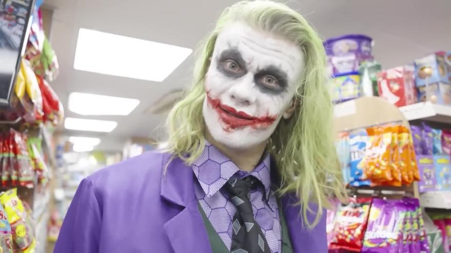 haaland si traveste da joker e spaventa mancester il video 232 virale da Gazzetta.it haaland si traveste da joker e spaventa mancester il video 232 virale