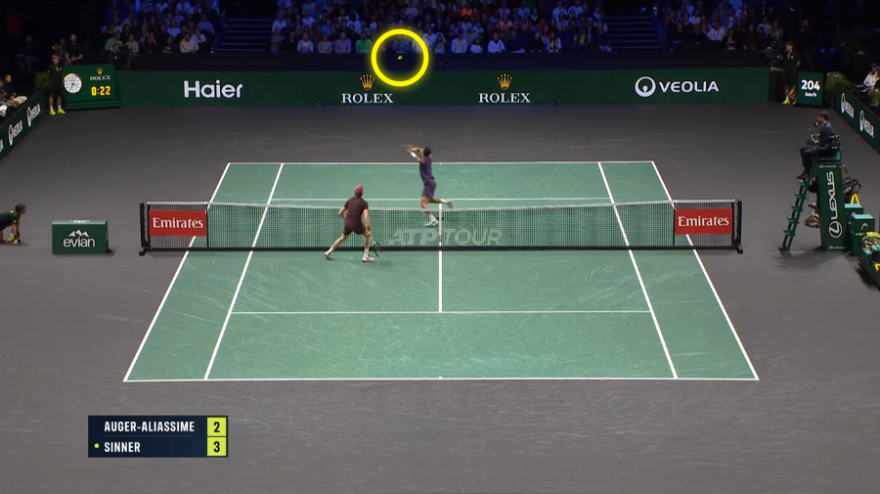 Sinner, lob a rete senza senso: Jannik ingiocabile con Auger Aliassime Sinner, lob a rete senza senso: Jannik ingiocabile con Auger Aliassime